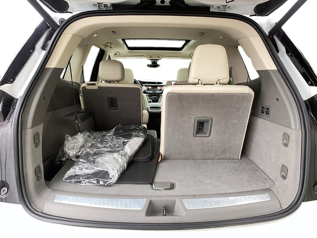 2023 Cadillac XT6 Premium Luxury AWD in Brantford, Ontario - 6 - w1024h768px