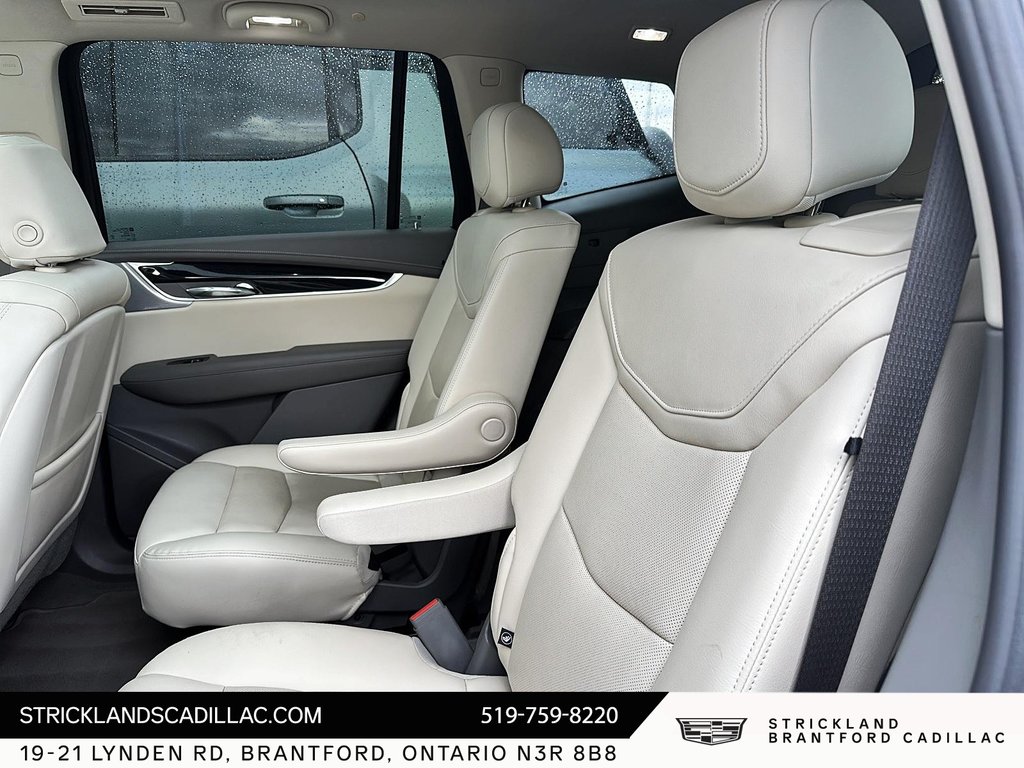 2023 Cadillac XT6 Premium Luxury AWD in Brantford, Ontario - 16 - w1024h768px