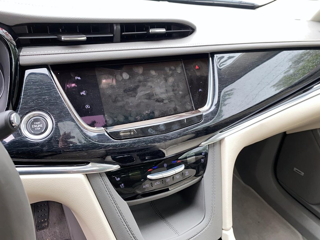 2023 Cadillac XT6 Premium Luxury AWD in Brantford, Ontario - 12 - w1024h768px