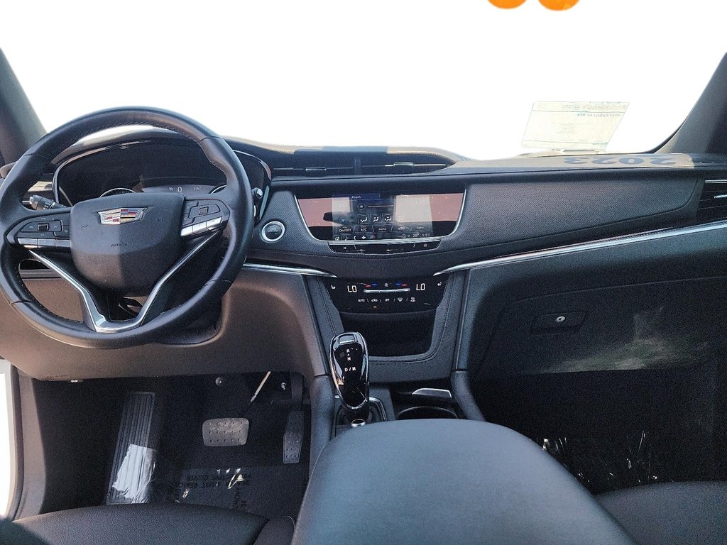 2023 Cadillac XT6 Luxury AWD in Brantford, Ontario - 9 - w1024h768px