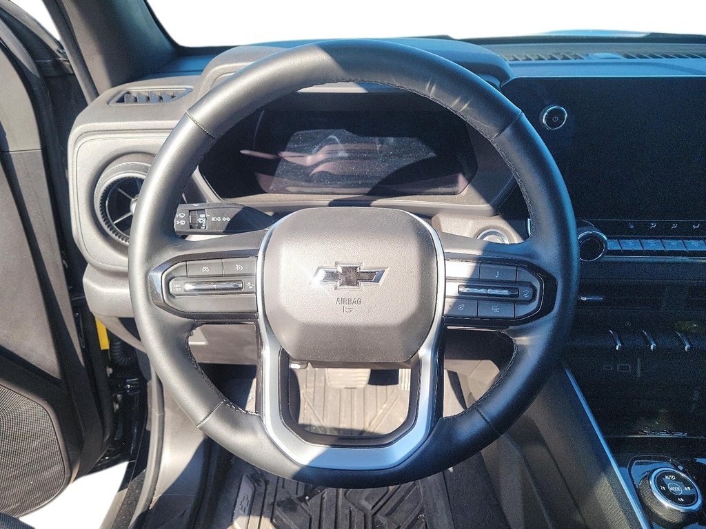 2026 Chevrolet Colorado Crew Cab Short Box 4-Wheel Drive Trail Boss in Brantford, Ontario - 10 - w1024h768px