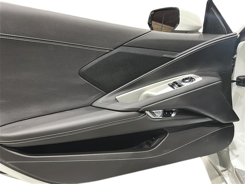 2025 Chevrolet Corvette Stingray Coupe 1LT in Brantford, Ontario - 10 - w1024h768px