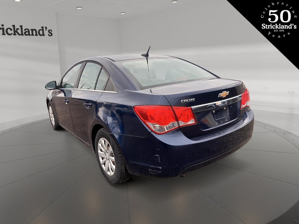 2011  Cruze LS Sedan in Brantford, Ontario - 4 - w1024h768px