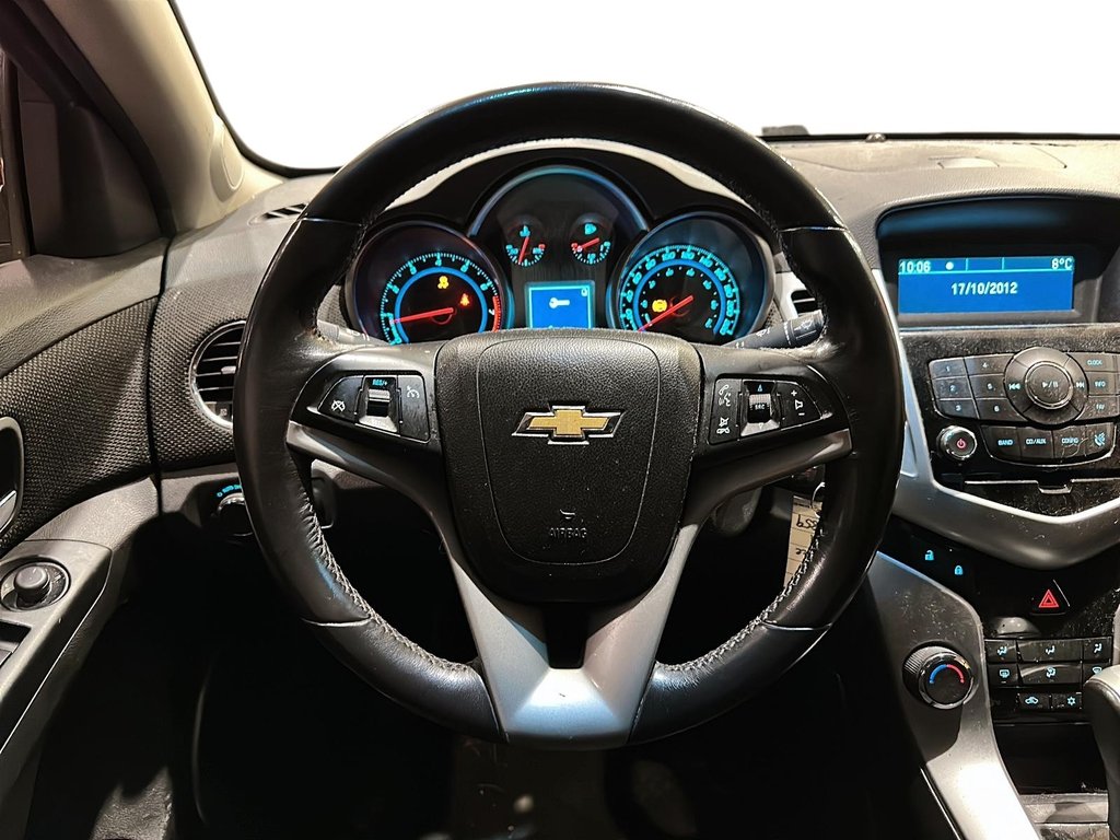 2011 Chevrolet Cruze LT Turbo in Brantford, Ontario - 11 - w1024h768px