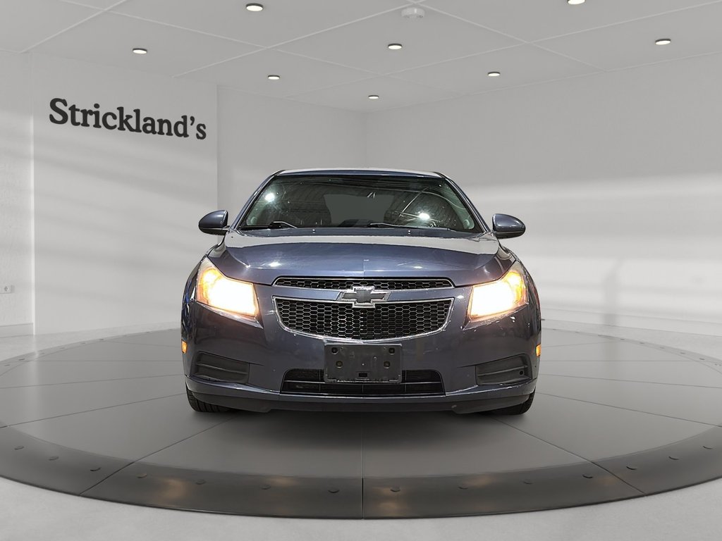 2014 Chevrolet Cruze 2LT in Brantford, Ontario - 2 - w1024h768px