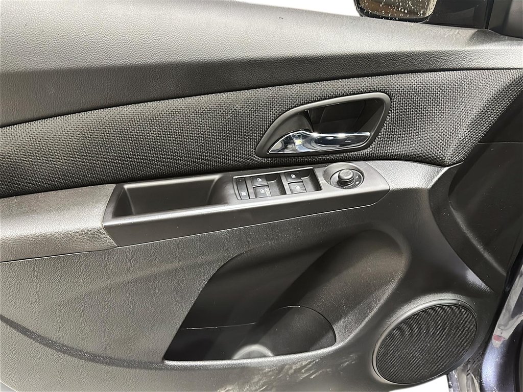 2014 Chevrolet Cruze 2LT in Brantford, Ontario - 10 - w1024h768px