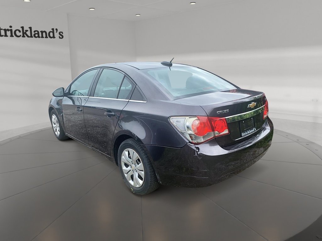 2016 Chevrolet Cruze Limited LT Turbo in Brantford, Ontario - 4 - w1024h768px