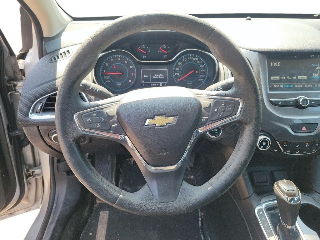 2016 Chevrolet Cruze Limited LT Turbo in Brantford, Ontario - 10 - w1024h768px