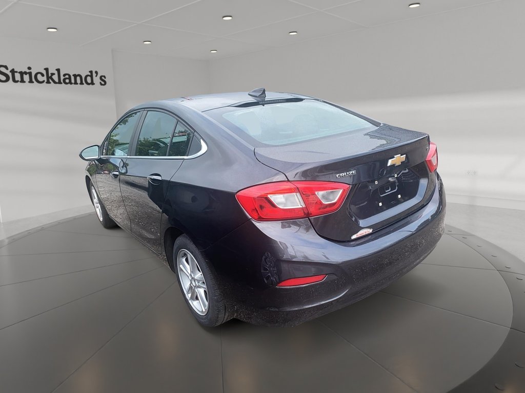 2017 Chevrolet Cruze LT - 6AT in Brantford, Ontario - 4 - w1024h768px