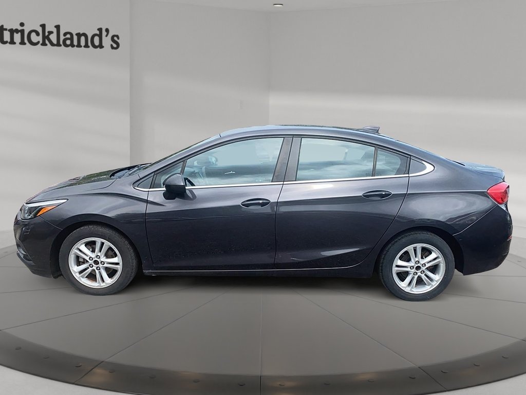 2017 Chevrolet Cruze LT - 6AT in Brantford, Ontario - 5 - w1024h768px