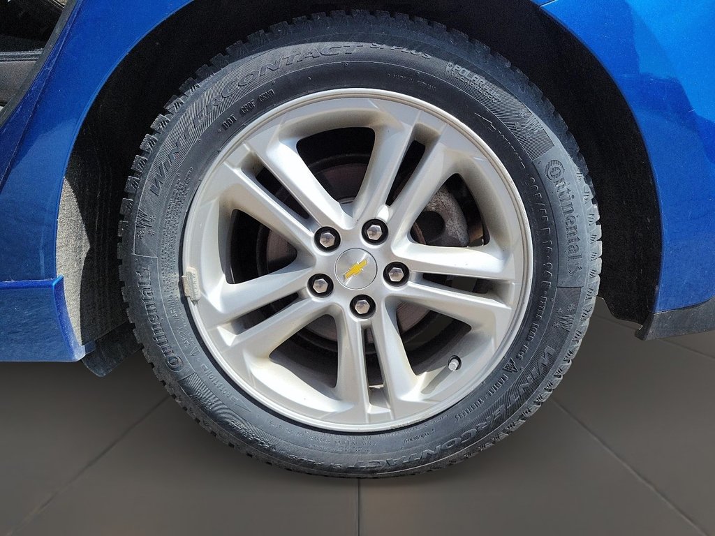 2017 Chevrolet Cruze Hatchback LT - 6AT in Brantford, Ontario - 7 - w1024h768px
