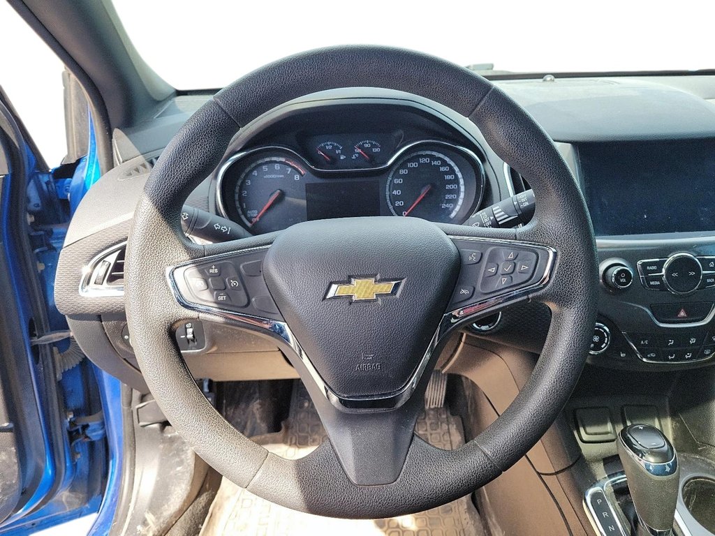 2017 Chevrolet Cruze Hatchback LT - 6AT in Brantford, Ontario - 11 - w1024h768px