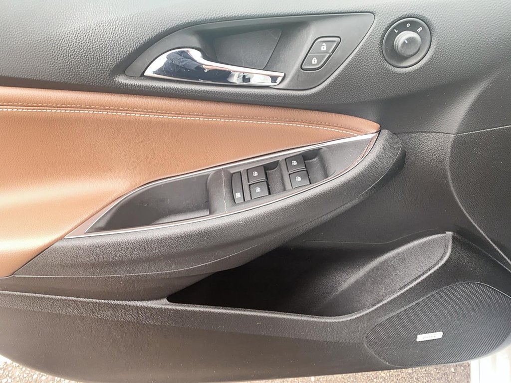 2019 Chevrolet Cruze Hatchback Premier in Brantford, Ontario - 10 - w1024h768px