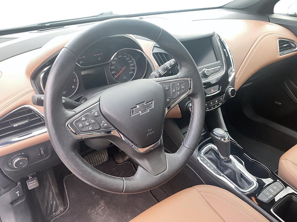 2019 Chevrolet Cruze Hatchback Premier in Brantford, Ontario - 9 - w1024h768px