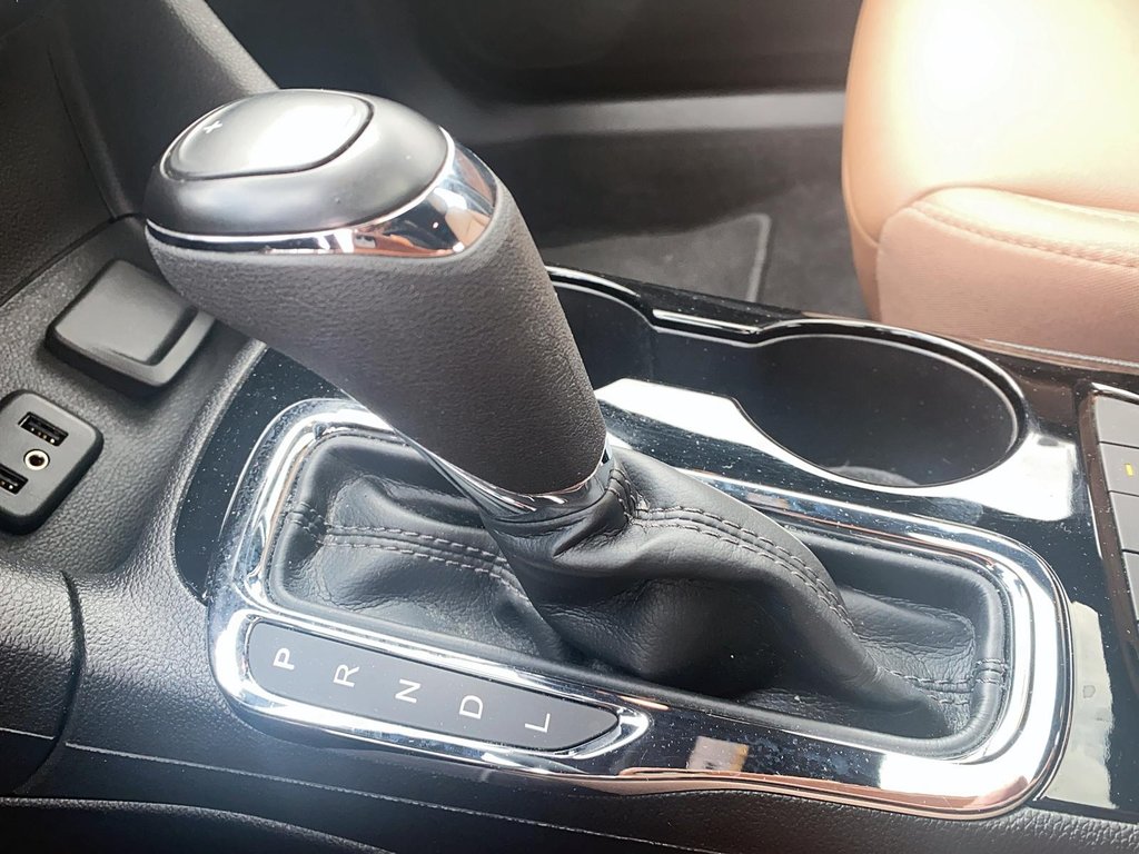 2019 Chevrolet Cruze Hatchback Premier in Brantford, Ontario - 14 - w1024h768px