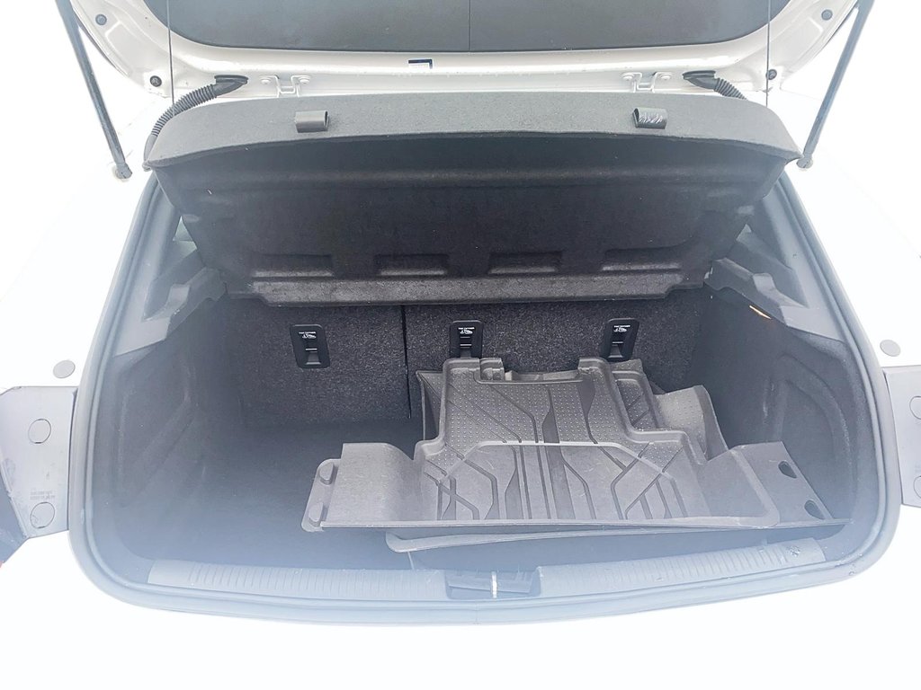 2019 Chevrolet Cruze Hatchback Premier in Brantford, Ontario - 6 - w1024h768px