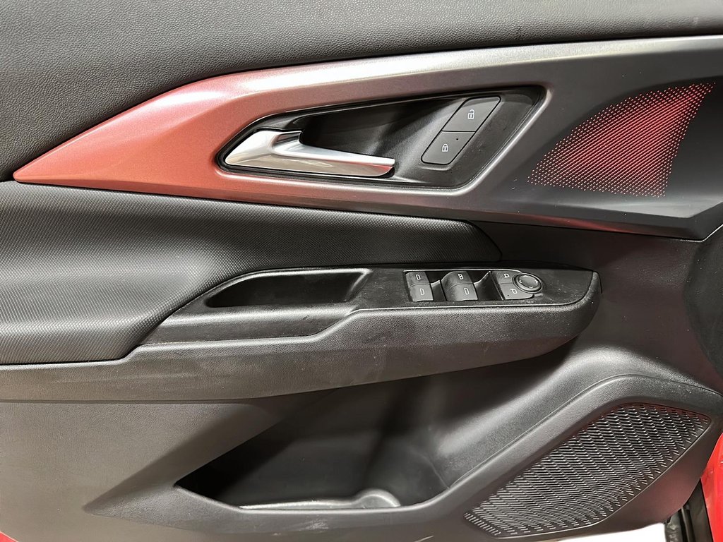 2024 Chevrolet Equinox EV 4dr RS w/2RS in Brantford, Ontario - 10 - w1024h768px