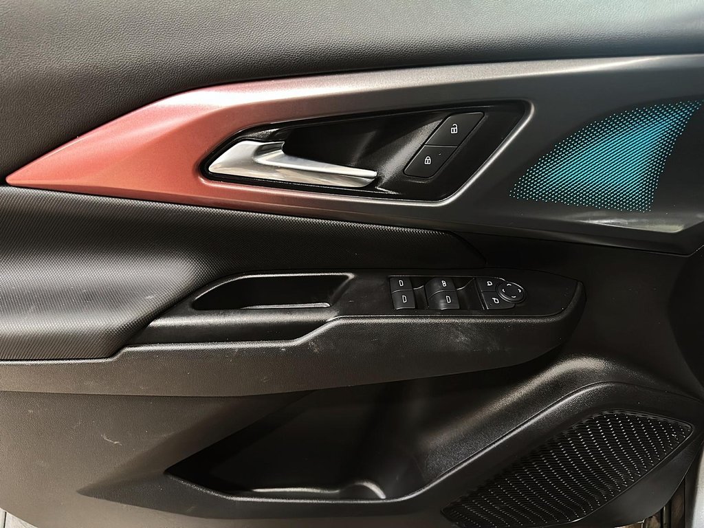 2025 Chevrolet Equinox EV 4dr RS in Brantford, Ontario - 10 - w1024h768px