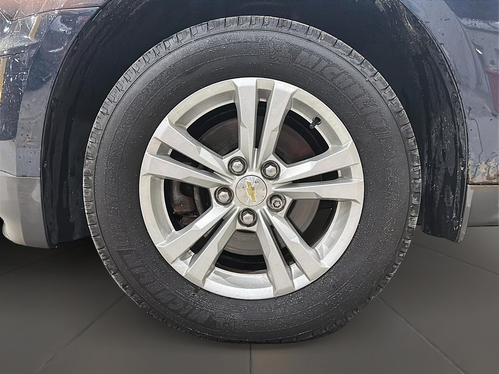 2017 Chevrolet Equinox AWD LS in Stratford, Ontario - 7 - w1024h768px