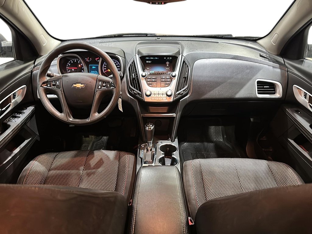 2017 Chevrolet Equinox AWD LS in Stratford, Ontario - 9 - w1024h768px