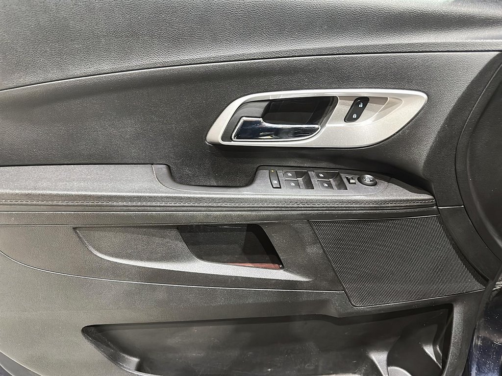 2017 Chevrolet Equinox AWD LS in Stratford, Ontario - 10 - w1024h768px