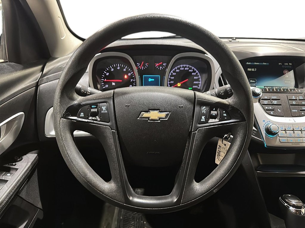 2017 Chevrolet Equinox AWD LS in Stratford, Ontario - 11 - w1024h768px