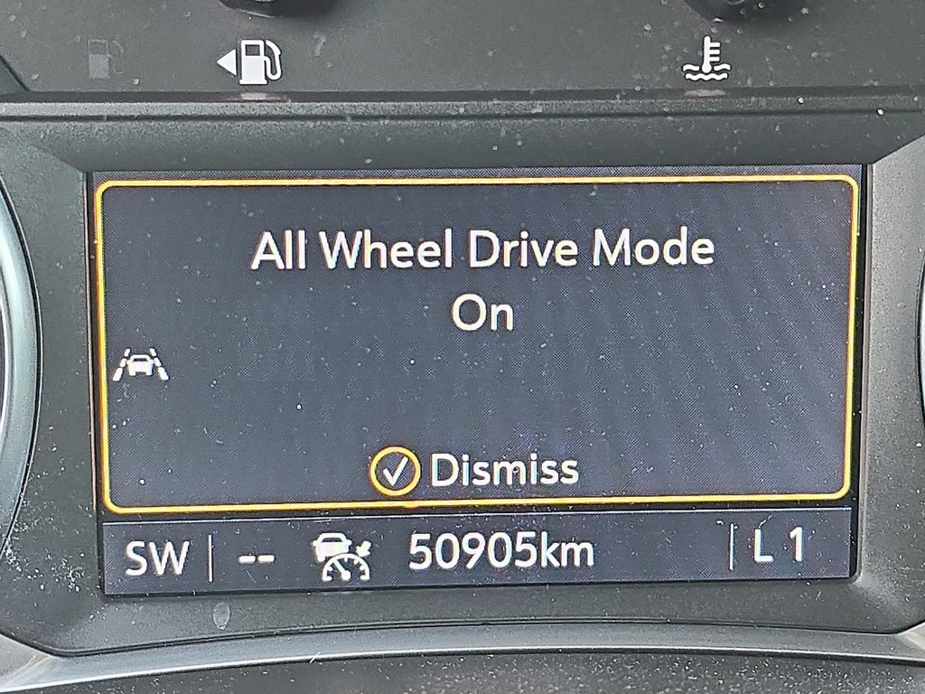 2019 Chevrolet Equinox AWD Premier 1.5t in Stratford, Ontario - 15 - w1024h768px
