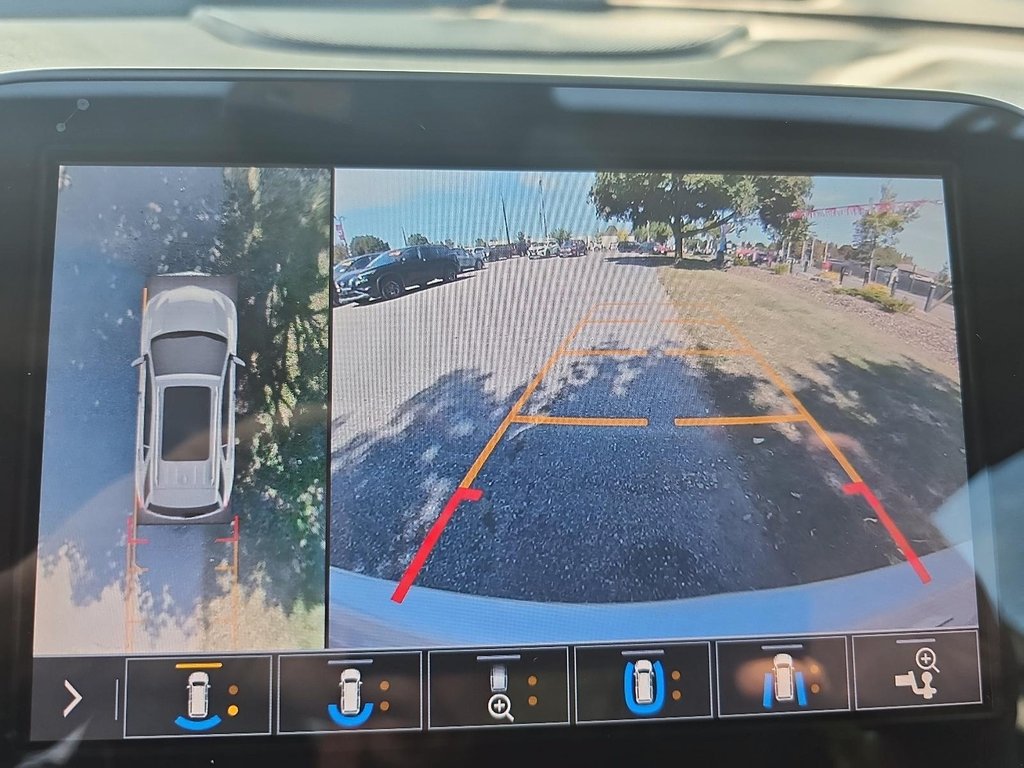 2019 Chevrolet Equinox AWD Premier 1.5t in Stratford, Ontario - 17 - w1024h768px