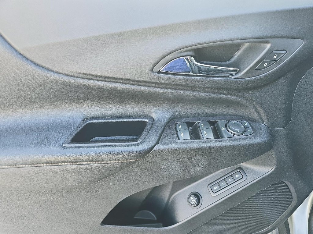 2019 Chevrolet Equinox AWD Premier 1.5t in Stratford, Ontario - 10 - w1024h768px