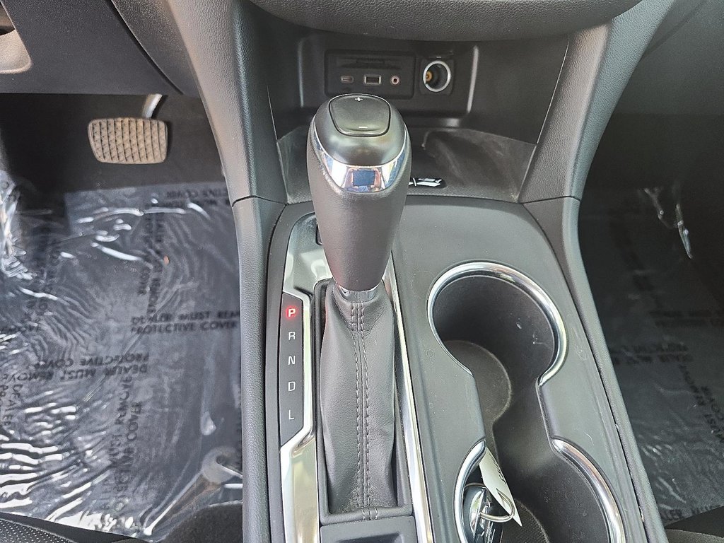 2019 Chevrolet Equinox AWD Premier 1.5t in Stratford, Ontario - 14 - w1024h768px