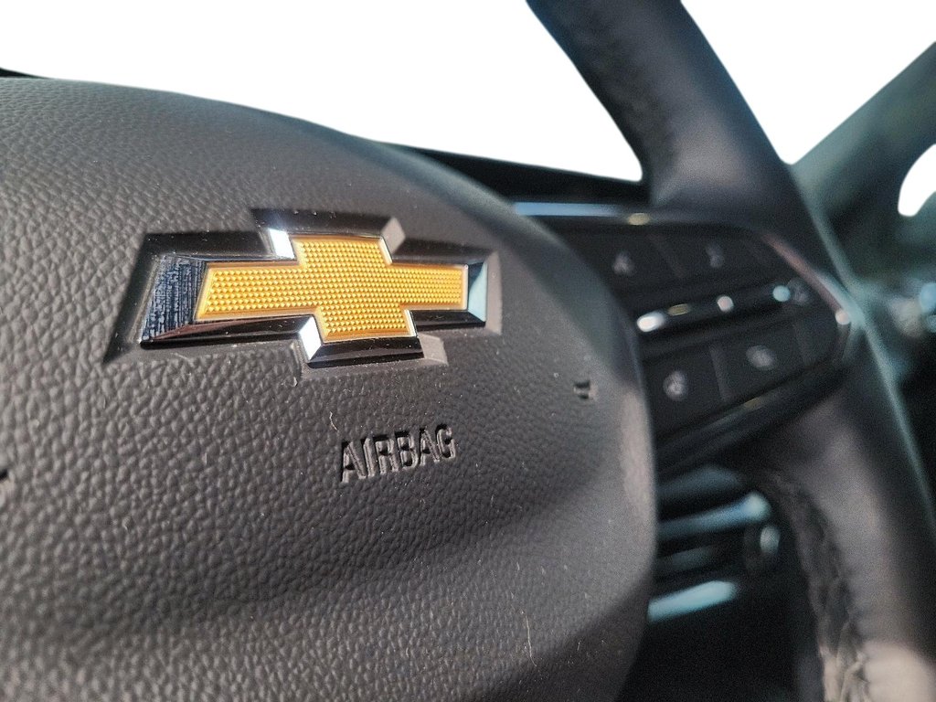 2026 Chevrolet Equinox AWD LT in Brantford, Ontario - 18 - w1024h768px