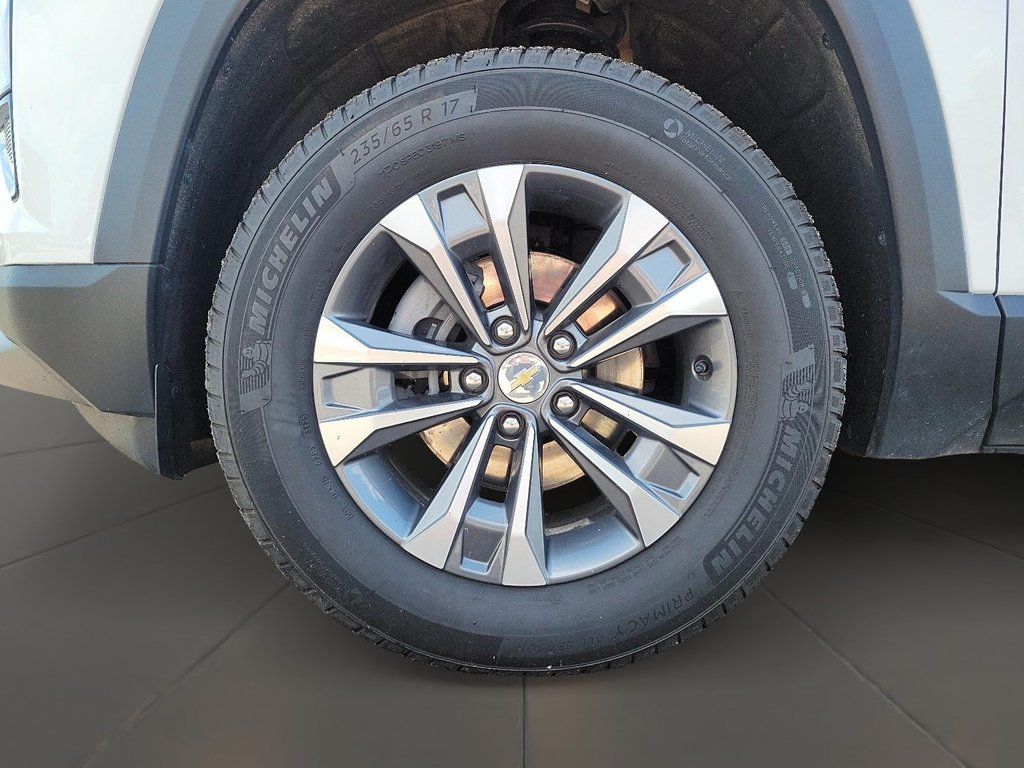 2026 Chevrolet Equinox AWD LT in Brantford, Ontario - 7 - w1024h768px