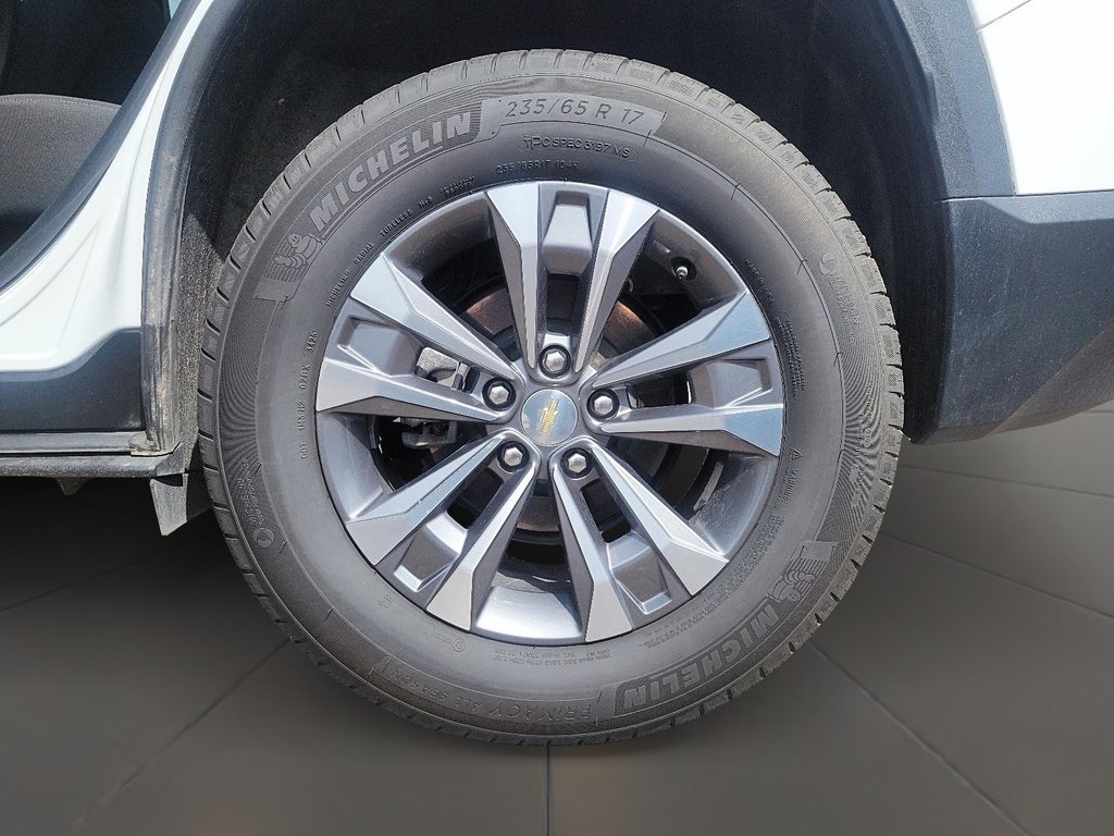 2026 Chevrolet Equinox AWD LT in Brantford, Ontario - 7 - w1024h768px