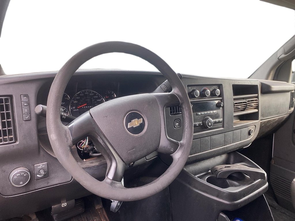 2010 Chevrolet Express 2500 Cargo 2WD 135 WB in Stratford, Ontario - 7 - w1024h768px