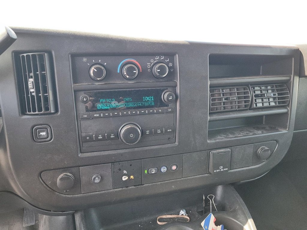 2020 Chevrolet Express Cargo 2500 135 Wheelbase in Brantford, Ontario - 9 - w1024h768px