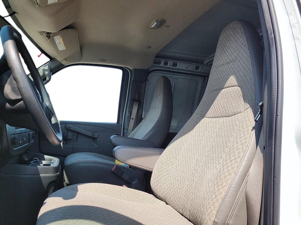 2020 Chevrolet Express Cargo 2500 135 Wheelbase in Brantford, Ontario - 10 - w1024h768px
