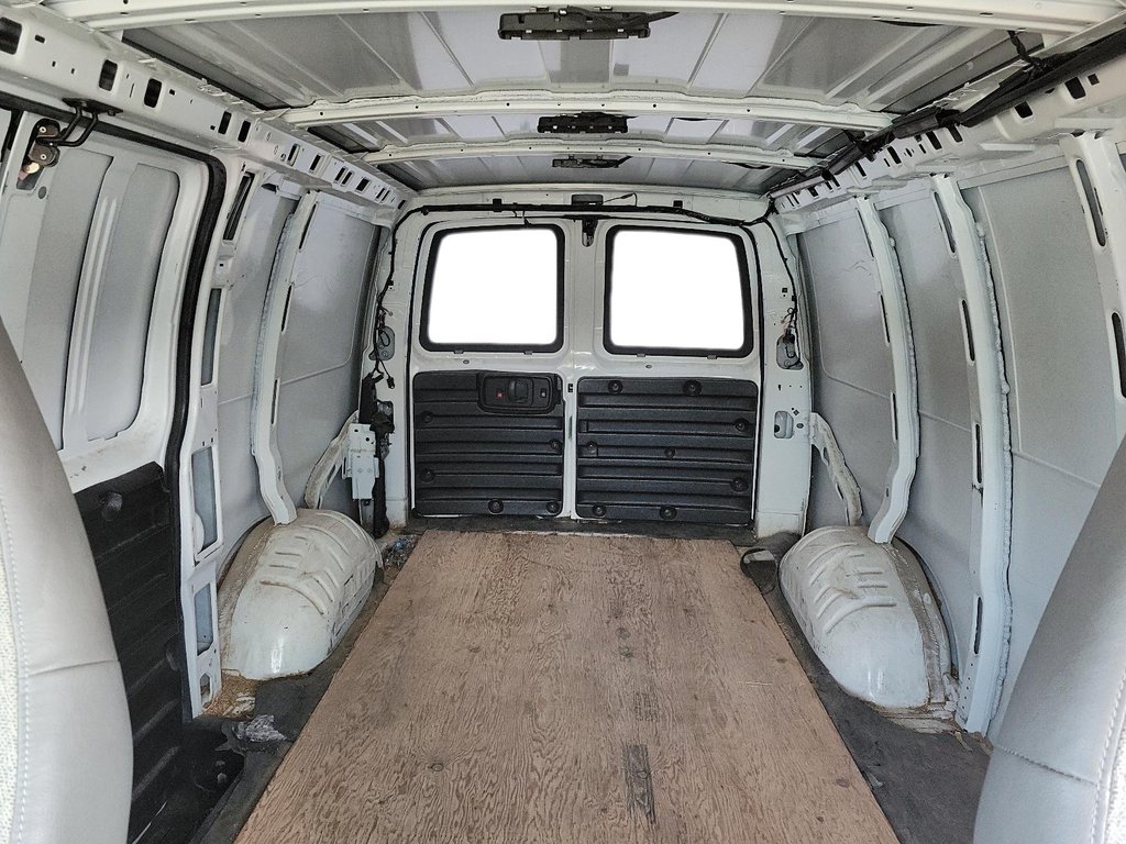 2020 Chevrolet Express Cargo 2500 135 Wheelbase in Brantford, Ontario - 7 - w1024h768px