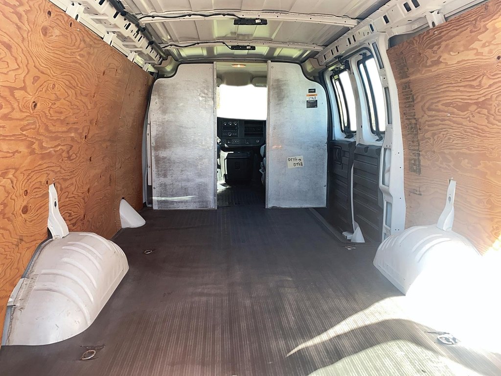 2022 Chevrolet Express Cargo 2500 135 WB 2WD in Brantford, Ontario - 6 - w1024h768px