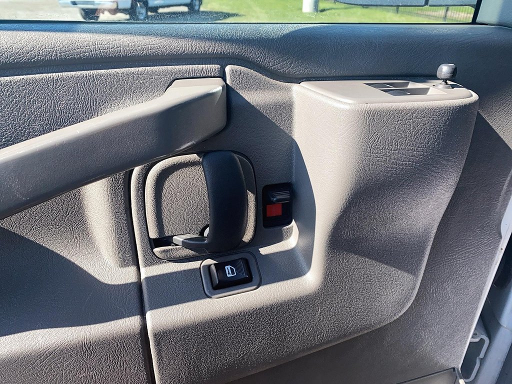 2022 Chevrolet Express Cargo 2500 135 WB 2WD in Brantford, Ontario - 10 - w1024h768px