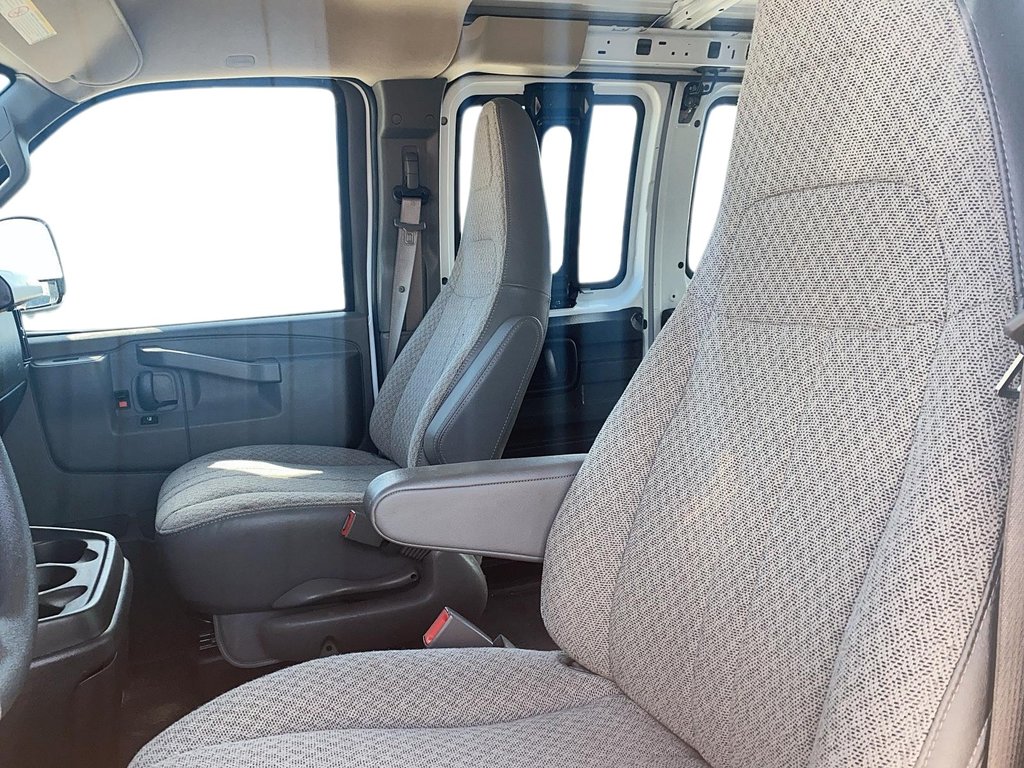 2023 Chevrolet Express Cargo 2500 135 WB 2WD in Brantford, Ontario - 8 - w1024h768px