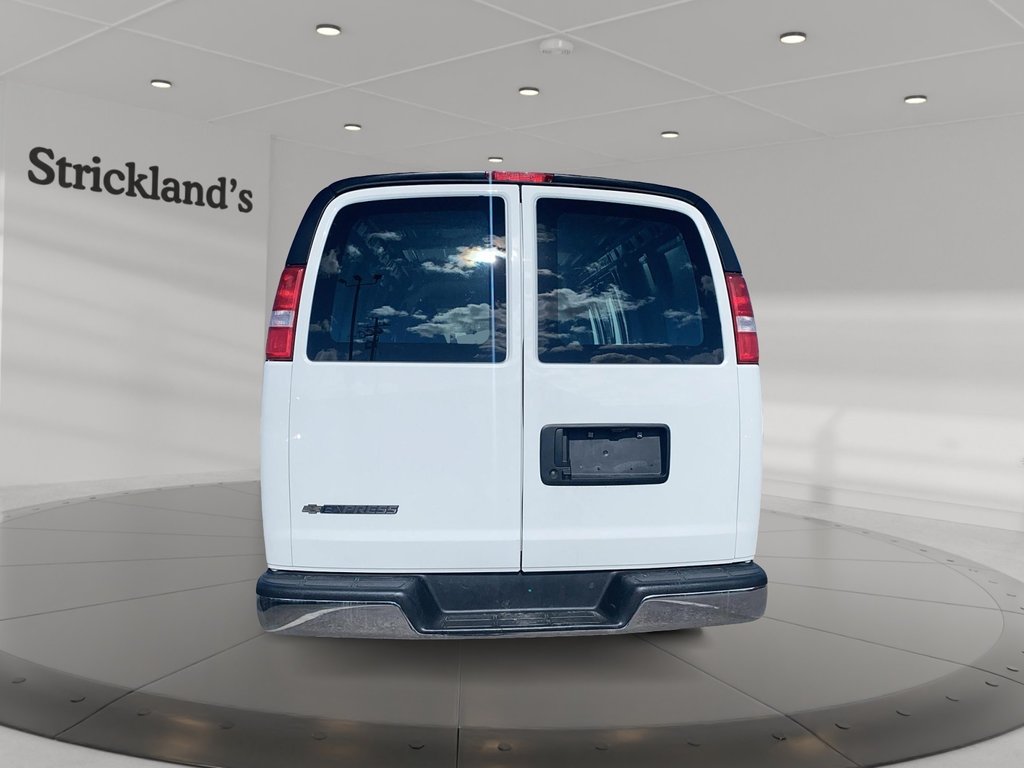 2023 Chevrolet Express Cargo 2500 135 WB 2WD in Brantford, Ontario - 3 - w1024h768px