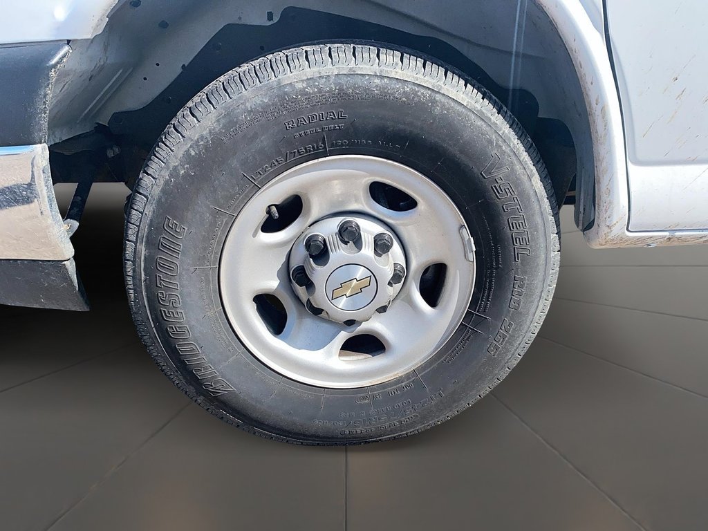 2023 Chevrolet Express Cargo 2500 135 WB 2WD in Brantford, Ontario - 7 - w1024h768px