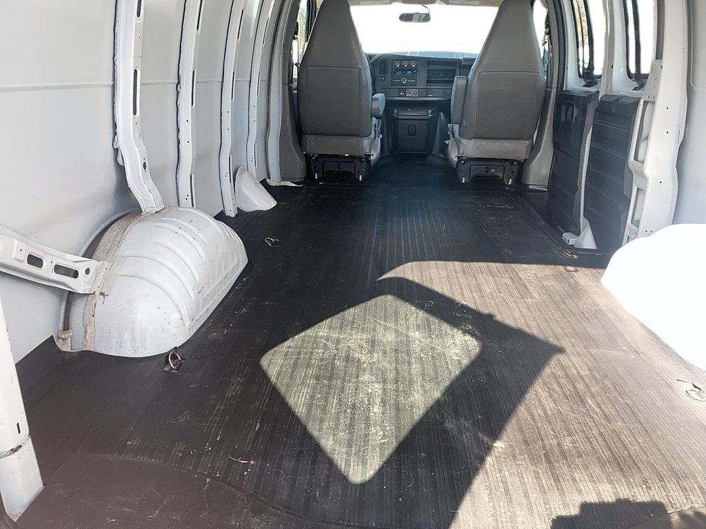 2023 Chevrolet Express Cargo 2500 135 WB 2WD in Brantford, Ontario - 6 - w1024h768px
