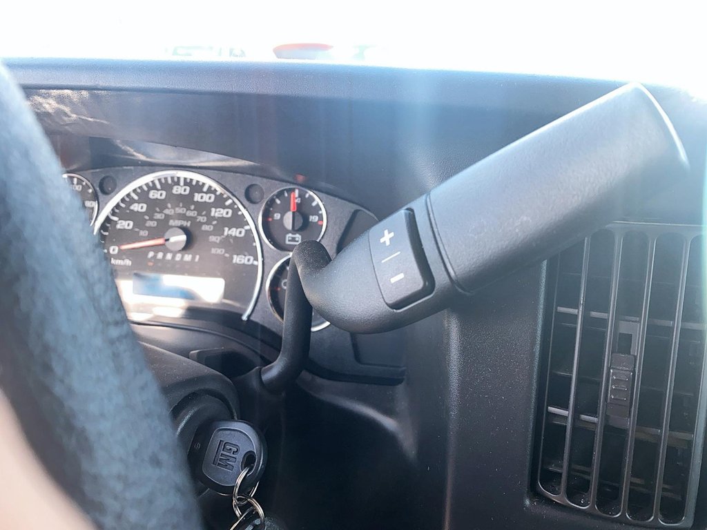 2023 Chevrolet Express Cargo 2500 135 WB 2WD in Brantford, Ontario - 14 - w1024h768px