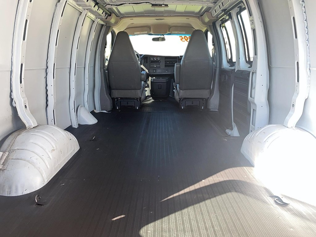 2023 Chevrolet Express Cargo 2500 135 WB 2WD in Brantford, Ontario - 6 - w1024h768px