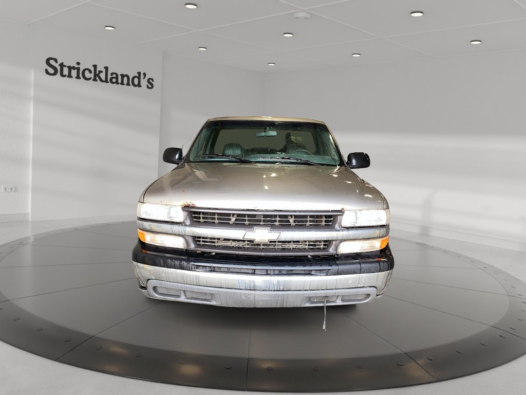 2000 Chevrolet Light Duty C/K1500 Silverado Reg Cab in Stratford, Ontario - 2 - w1024h768px