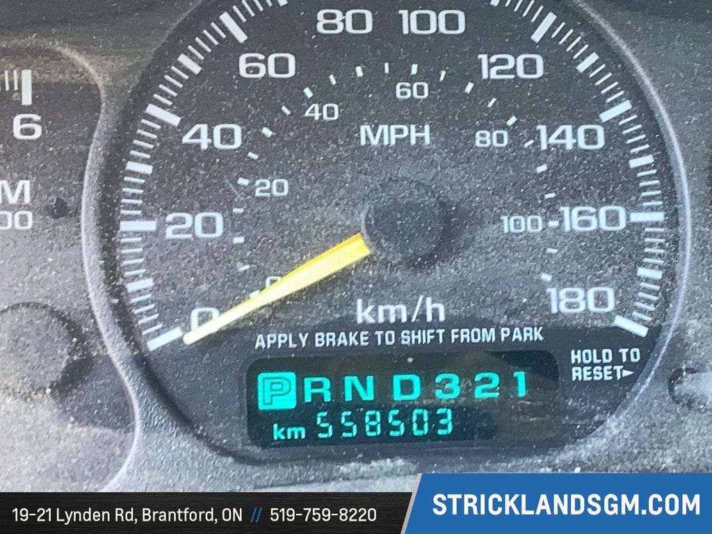 2000 Chevrolet Light Duty C/K1500 Silverado Reg Cab in Brantford, Ontario - 12 - w1024h768px