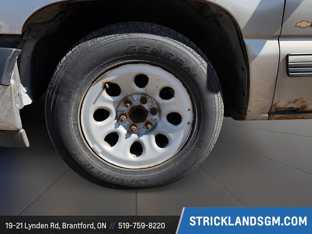 2000 Chevrolet Light Duty C/K1500 Silverado Reg Cab in Brantford, Ontario - 7 - w1024h768px