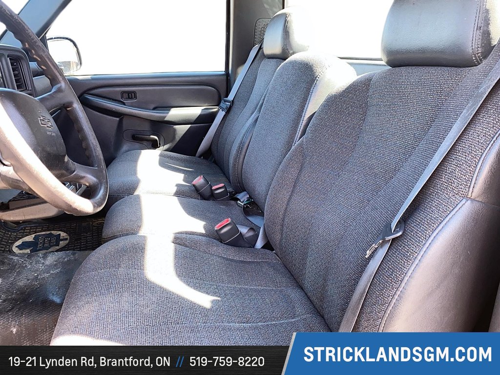 2000 Chevrolet Light Duty C/K1500 Silverado Reg Cab in Brantford, Ontario - 8 - w1024h768px
