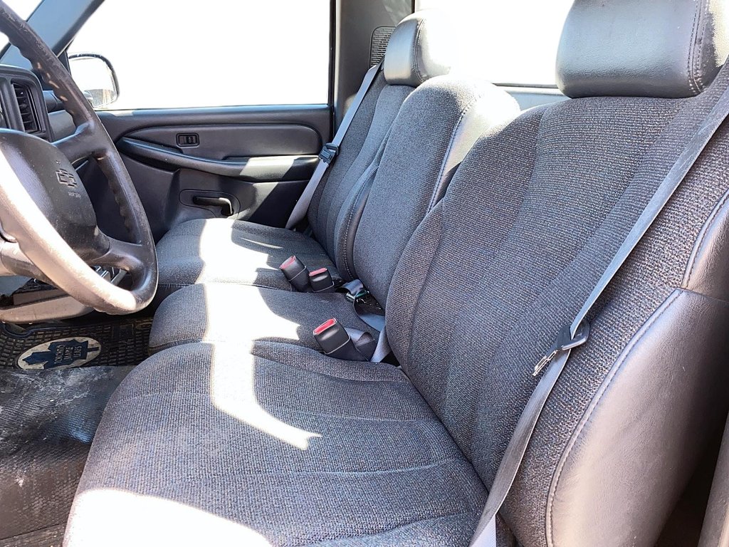 2000 Chevrolet Light Duty C/K1500 Silverado Reg Cab in Brantford, Ontario - 8 - w1024h768px